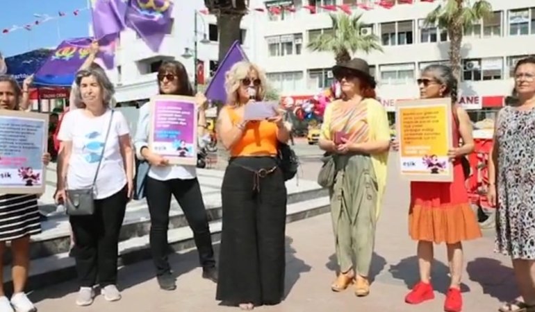 KADINLAR GELECEĞİNE SAHİP ÇIKIYOR