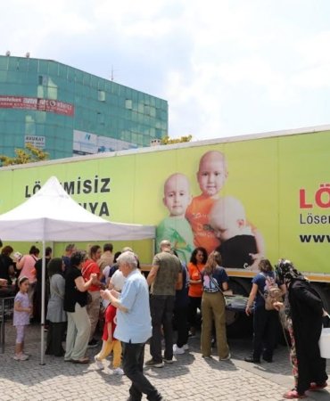 LÖSEV “İyilik Tırı” EDREMİT'TE