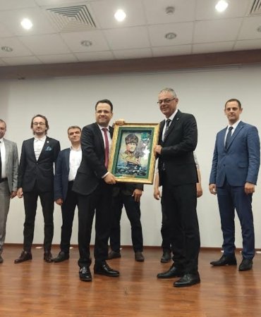 ÖZGÜR DEMİRTAŞ'TAN EKONOMİ KONFERANSI