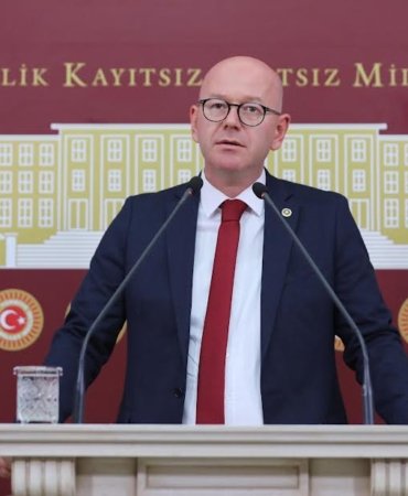 AKP’Lİ BELEDİYE BAŞKANI YÜCEL YILMAZ TEHDİTLE KONSER İPTAL ETTİ