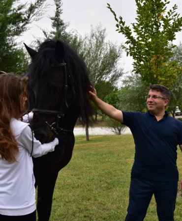 BAÜN’DE CİNS ATLARA EMBRİYO TRANSFERİ