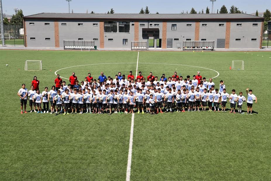 GENÇLER YAZI HAREKETLİ GEÇİRİYOR