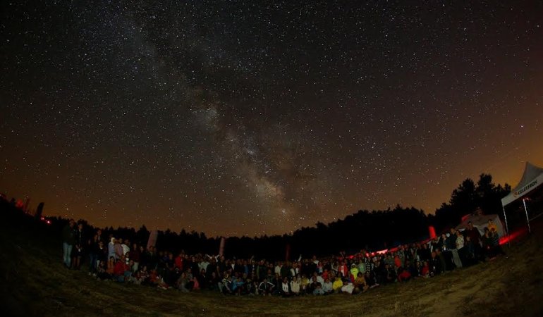 GÖKYÜZÜ MERAKLILARI SINDIRGI'DA BULUŞTU