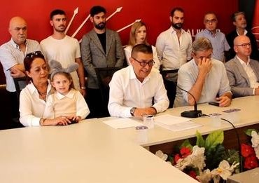 CHP’DE ADAYLAR MEYDANA ÇIKIYOR