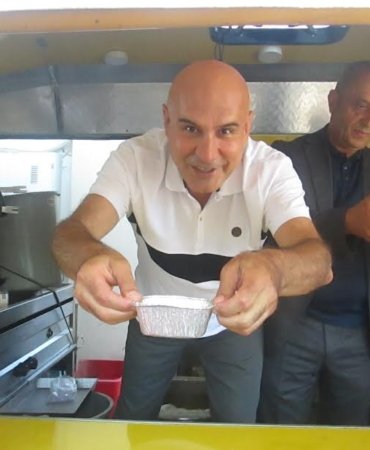 ÇÖMEZ, BANDIRMA'DA AŞURE DAĞITTI