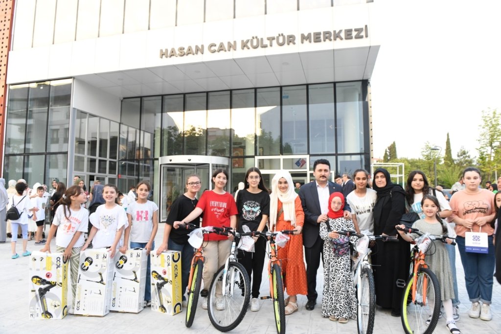 ALTIEYLÜL’DE ‘BİLİNÇLİ GENÇLİĞE DOĞRU