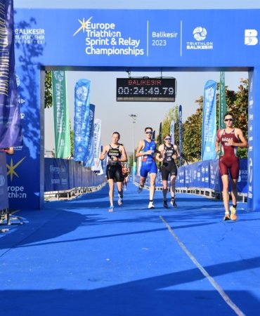 32 ÜLKE BALIKESİR'DE TRIATLON İÇİN BULUŞTU