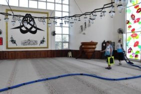 BÜYÜKŞEHİR'DEN CEMEVİ VE CAMİ TEMİZLİĞİ