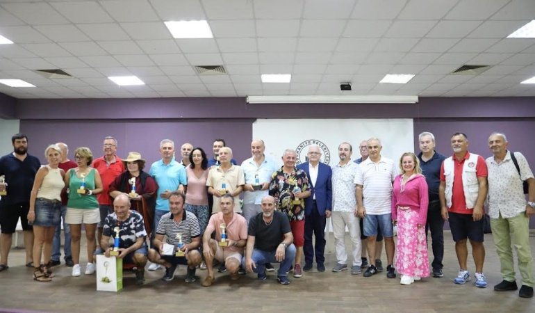 BURHANİYE’DE BRİÇ TURNUVASI ŞÖLENİ