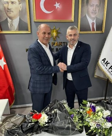 AK PARTİ KARESİ'DE HAKAN AKA BAYRAĞI DEVRALDI