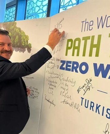 BİR İMZA DA YÜCEL YILMAZ'DAN