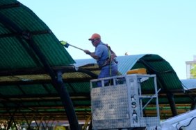 ALTIEYLÜL'DEN KAPALI PAZAR YERLERİNE KIŞ BAKIMI