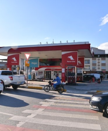 Karesi Petrol Ofisi yıkılıyor, Çay Deresi bitiyor!