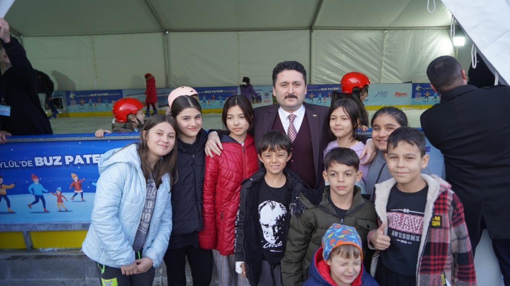 ALTIEYLÜL’DE ÇOCUKLAR ÇOK MUTLU