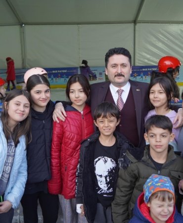 ALTIEYLÜL’DE ÇOCUKLAR ÇOK MUTLU