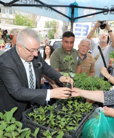 EDREMİT BELEDİYESİ'NDEN ATA TOHUMUNA DESTEK