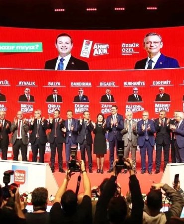 CHP'DE ZAFER... 15 BELEDİYE!