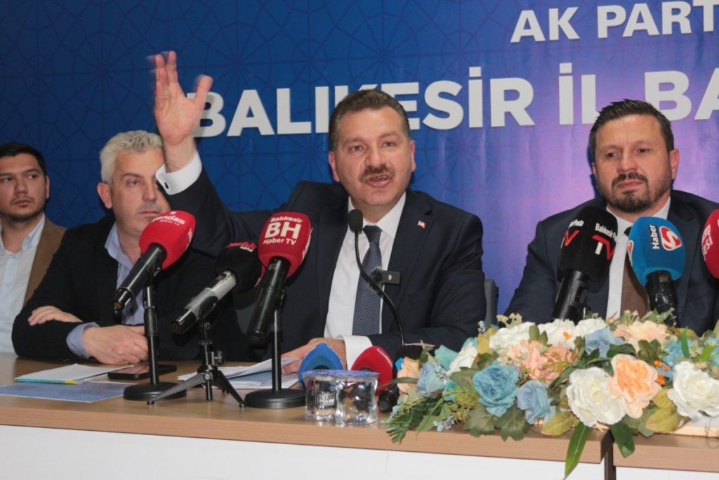 Yücel Yılmaz’dan Ahmet Akın’a: Yönetemeyeceksen istifa et!