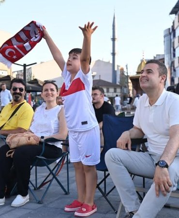 Balıkesir’de, LED’lerde EURO2024 heyecanı yaşanıyor