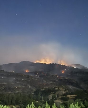 Dursunbey’deki yangının ilerlemesi durduruldu! Kontrol altına alma çalışmaları devam ediyor!