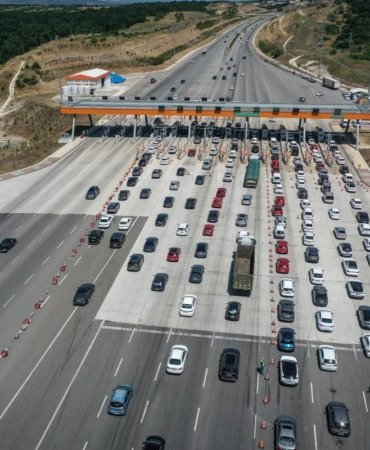 aa_20240623_34950173_34950167_istanbulizmir_otoyolunda_tatilcilerin_donus_hareketliligi_devam_ediyor_min_1200x800