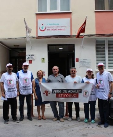 “VERGİDE ADALET” İSTİYORUZ EYLEMLERİ YİRMİ HAFTADIR SÜRÜYOR