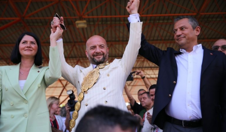 Kırkpınar Güreş Ağalığı’nı 34 milyon 571 bin 952 lirayla iş insanı Ufuk Özünlü kazandı