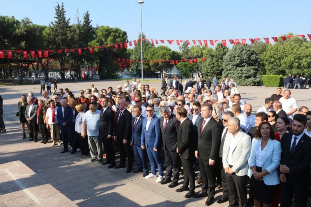 Alternatif bayram kutlamalarına devam