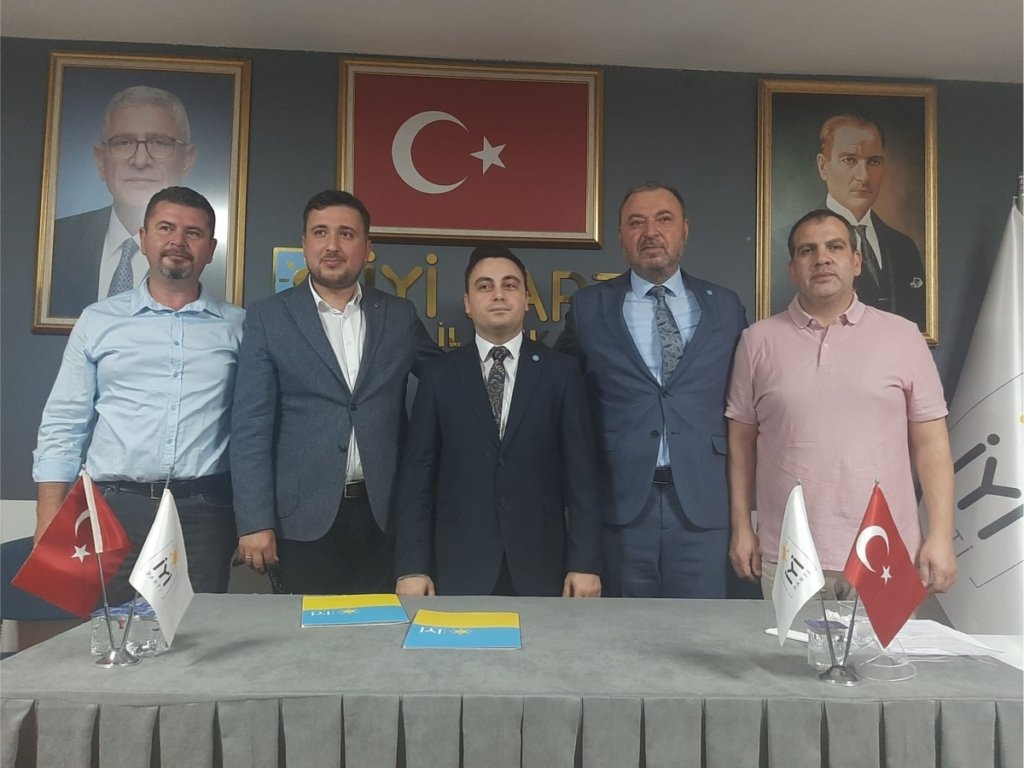 İYİ PARTİ KARESİ’DE YENİ BAŞKAN CAHİT CAN