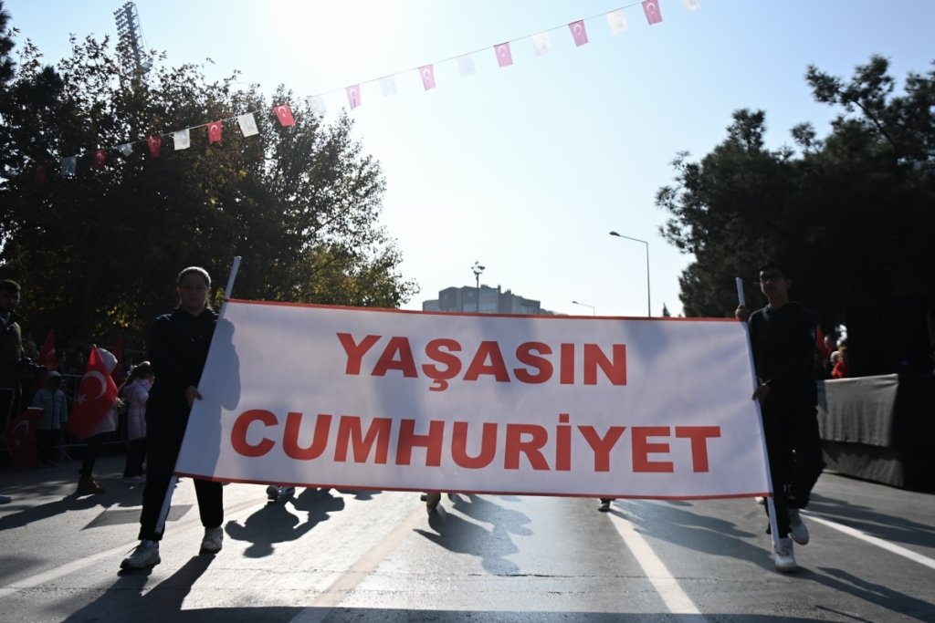 Balıkesir’de Cumhuriyet coşkusu