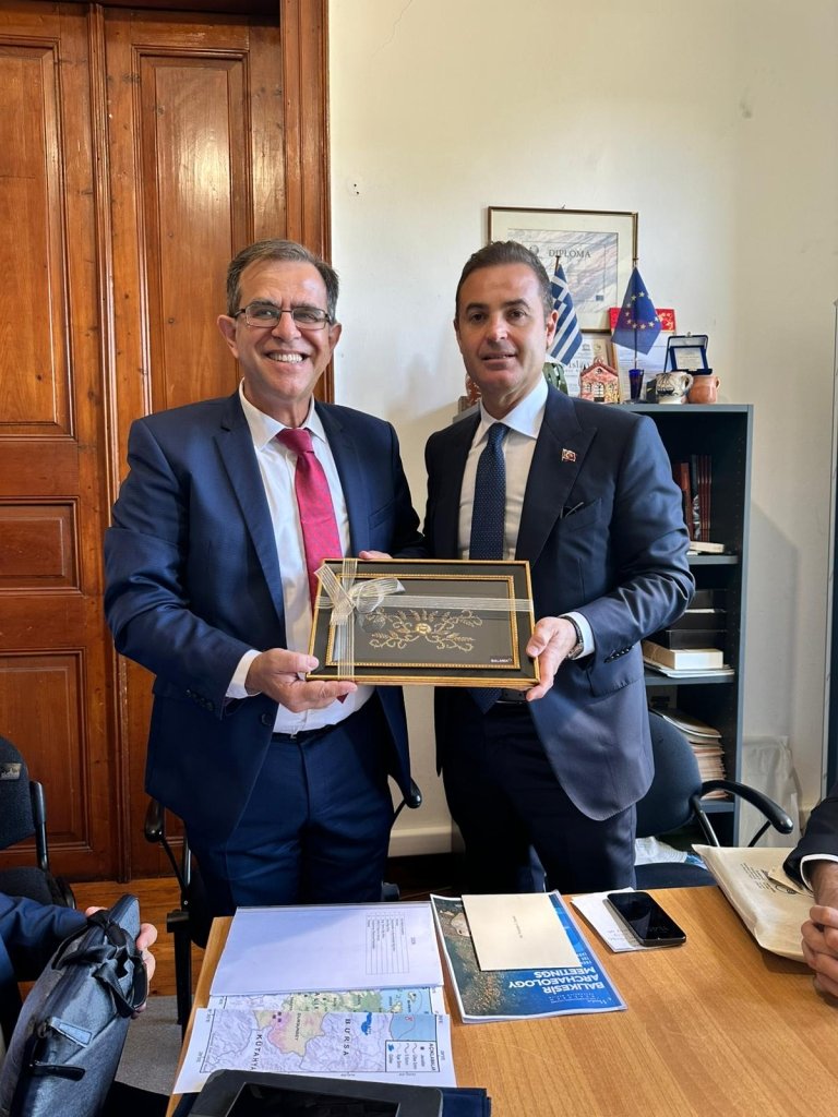 Ahmet Akın Midilli’de