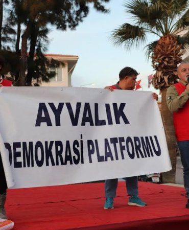 AYVALIK HALKINDAN KUMPASLI KAYYUMA TEPKİ, KAYYUM UYGGULAMASI HALK İRADESİNE DARBEDİR!