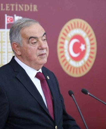 oo_56l3zpt_tgmjbm50_