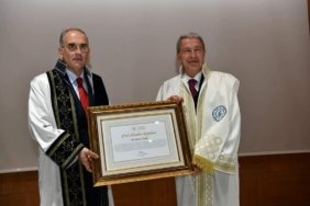 BANÜ'DEN AKAR'A FAHRİ DOKTORA ÜNVANI