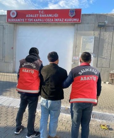 "SAHTE BANKA KARTI VE KREDİ KARTI ÜRETEN ŞAHIS AYVALIK POLİSİ’NDEN KAÇAMADI"