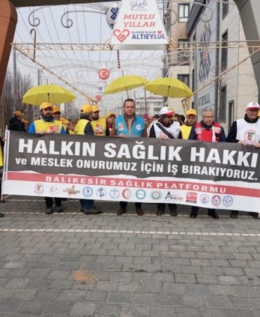 SAĞLIK EMEKÇİLERİ MESLEKİ ONURLARI İÇİN ÜÇÜNCÜ KEZ İŞ BIRAKTILAR