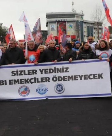 KAMU EMEKÇİLERİ İŞ BIRAKTI