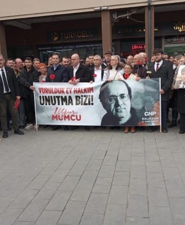 UĞUR MUMCU’YA KİTLESEL ANMA