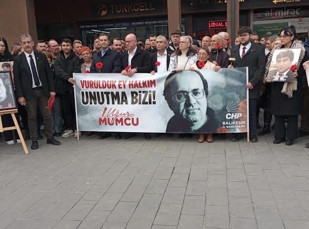 UĞUR MUMCU’YA KİTLESEL ANMA