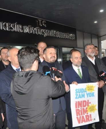 Birol Şahin, Balıkesir'de su zammını iptal ettirdi