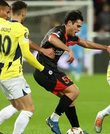 Fenerbahçe Midtjylland ile 2-2 berabere kaldı! Play-off şansını yakaladı!