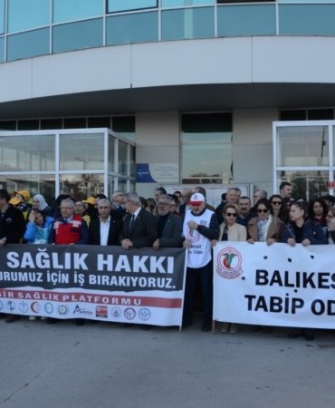 Hastanelerde hayat durdu! Sağlık çalışanları iş bıraktı…