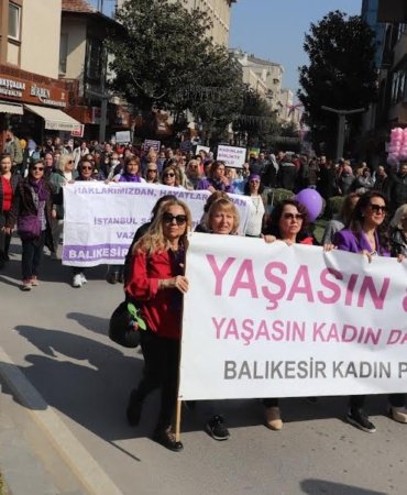 KADINLAR ZORLUKLARI MÜCADELEYLE AŞACAKLAR