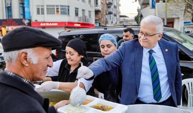 RAMAZAN'DA BİRLİK VE BERABERLİK RUHUNUN ADRESİ: BURHANİYE