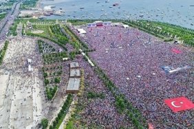 Özgür Özel Maltepe mitinginde konuştu: Endişeyi, korkuyu evde bıraktık!