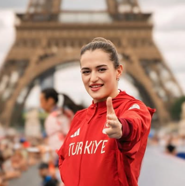 Balıkesir’in Gururu Esra Yıldız Kahraman, Dünya Şampiyonası İçin Ringe Çıkıyor!