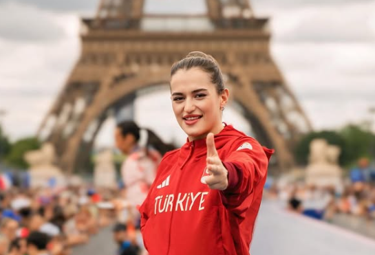 Balıkesir’in Gururu Esra Yıldız Kahraman, Dünya Şampiyonası İçin Ringe Çıkıyor!