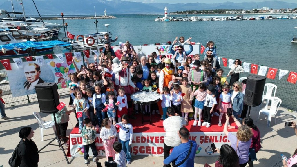 “23 NİSAN BURHANİYE’DE EN GÜZEL ŞEKİLDE YAŞANACAK”