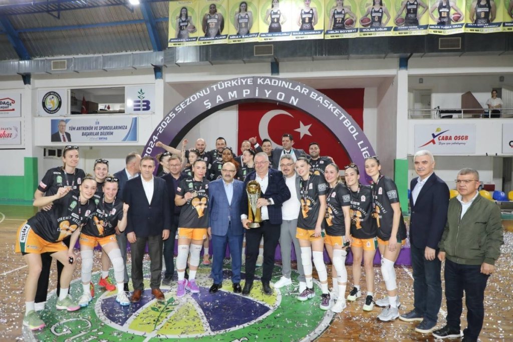 Ferhatoğlu Edremit Belediyesi Gürespor Tarih Yazdı: Namağlup Şampiyon Olarak Süper Lig’e Yükseldi!