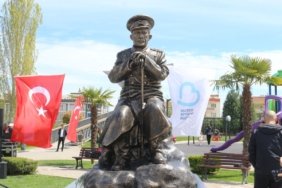 Milli mücadele kahramanı Tıbbiyeli Hikmet’e saygı: Anıt törenle açıldı